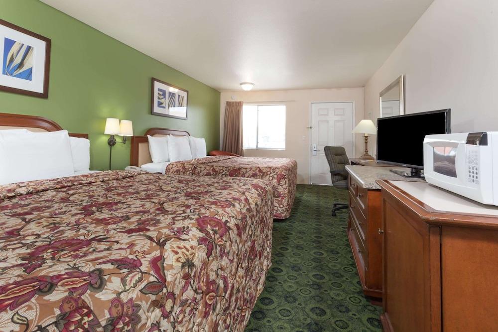 Days By Wyndham Hotel 2*